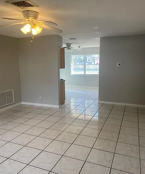 2060 N Betty Ln — Photo 4