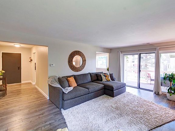 4th image of 600 Manhattan Dr #5C