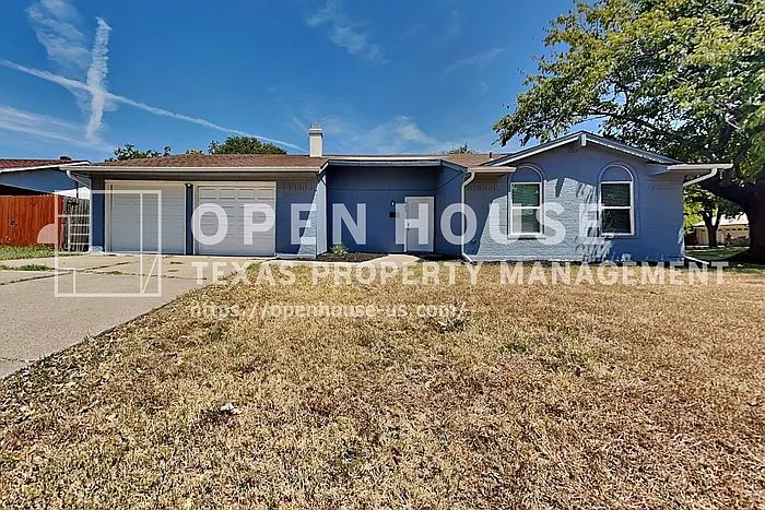 3 bed, 2.0 bath, 1247 sqft, $2,025 — Photo 1