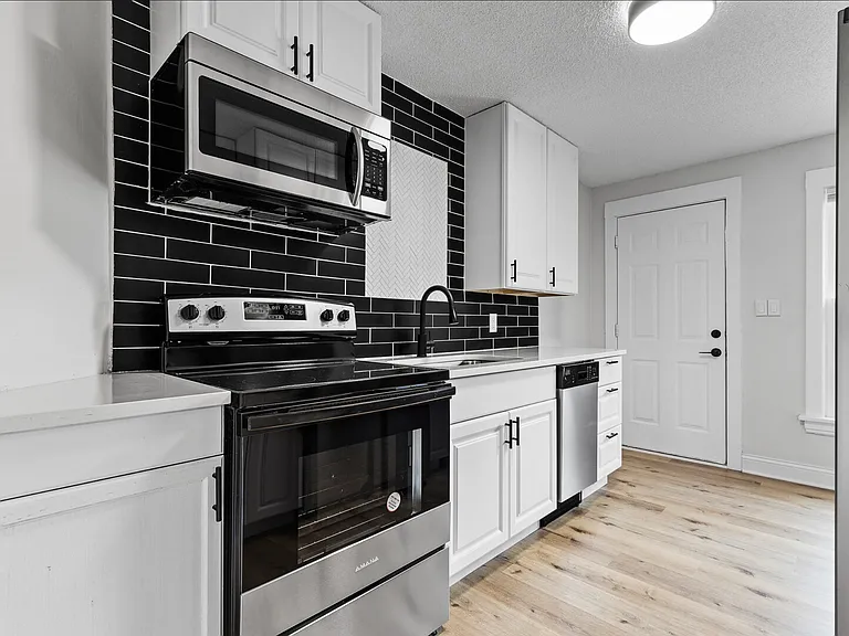 3101 Tyler St NE #4 — Photo 1