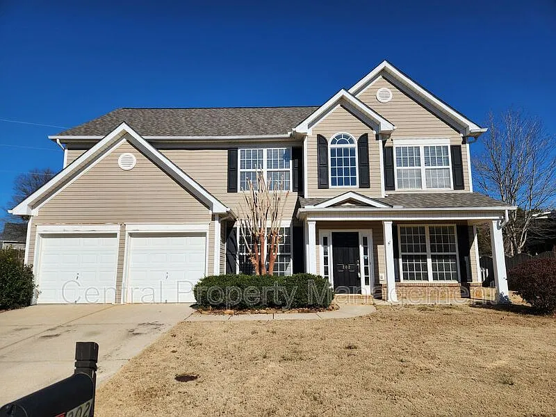 4 bed, 2.5 bath, 2497 sqft, $2,200 — Photo 1
