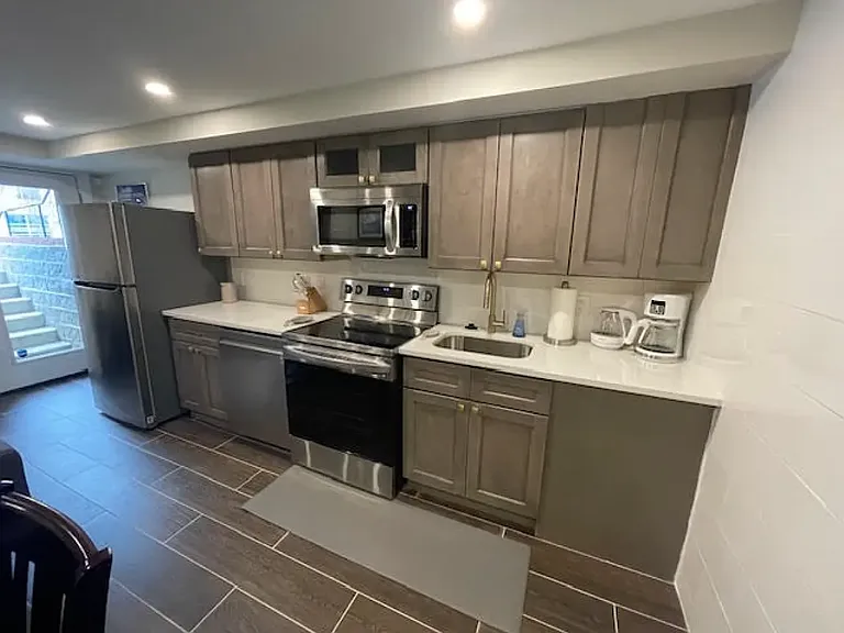 331 W St NE #BASEMENT — Photo 13
