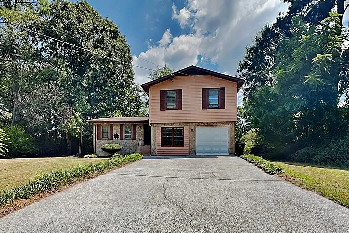 1982 Village Ct