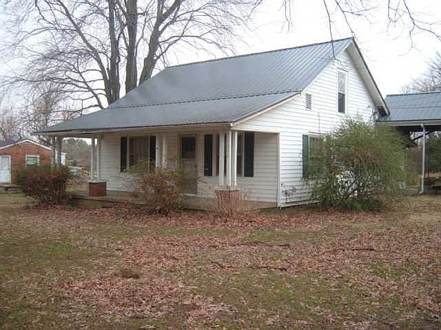 2nd image of 1302 Old Charlotte Rd