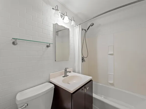 75 Henry Street image 10 of 12