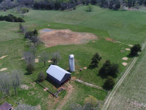 3rd image of 475 McQueary Rd
