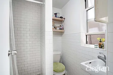 Rented by (Legacy) Elegran