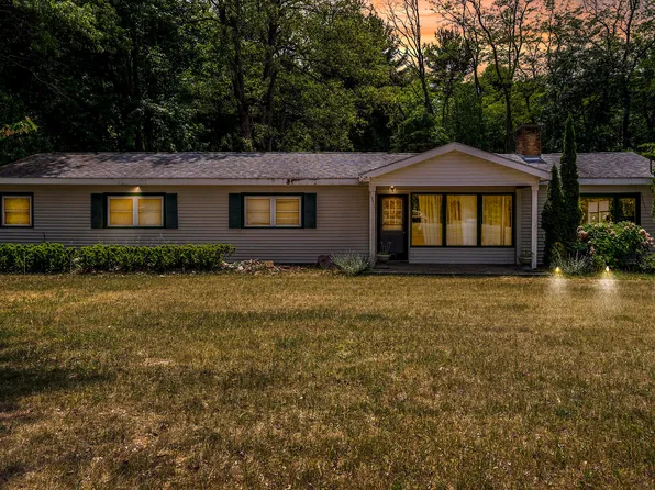 5551 S Shore Dr, Whitehall, MI 49461
