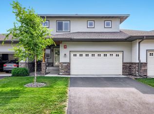 1232 Vernon Dr, Carver, MN 55315