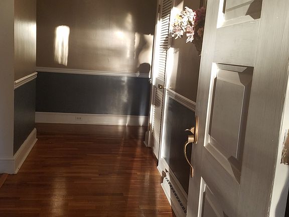 Entryway with hardwoods