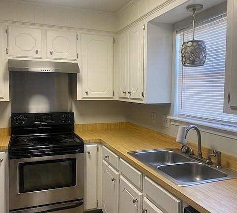 2nd image of 3619 N State St APT B