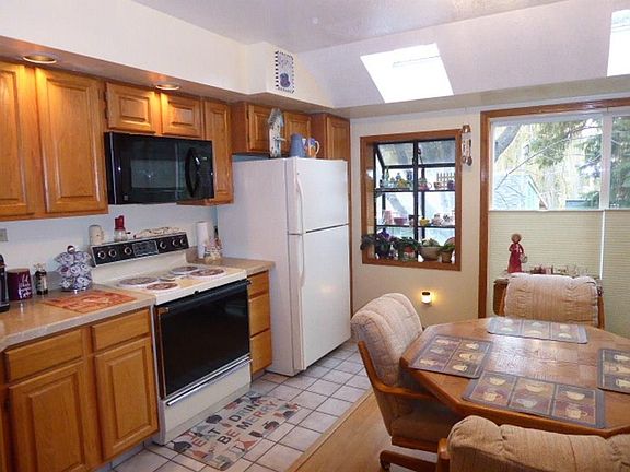 3rd image of 1125 Custer Ave APT 3
