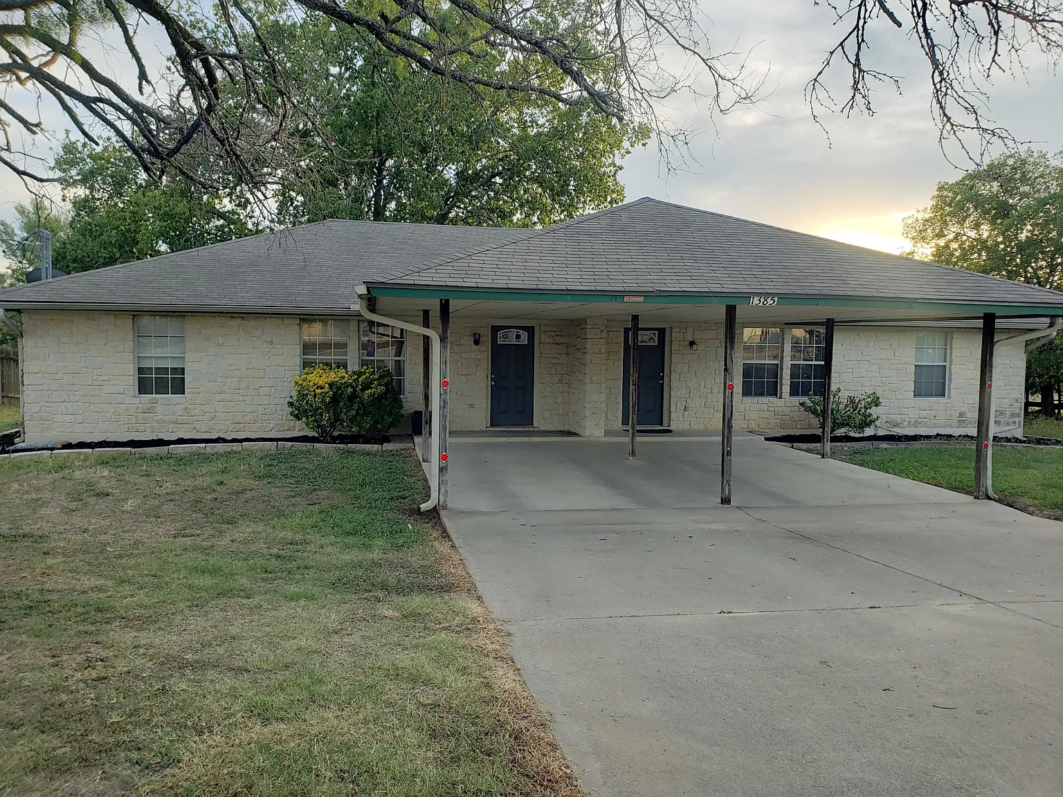 2 bed, 1090 sqft, $1,500 — Photo 1