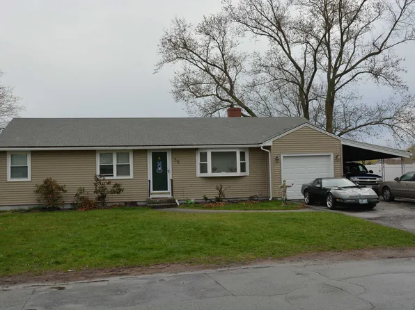 38 Riley Dr, Riverside, RI 02915
