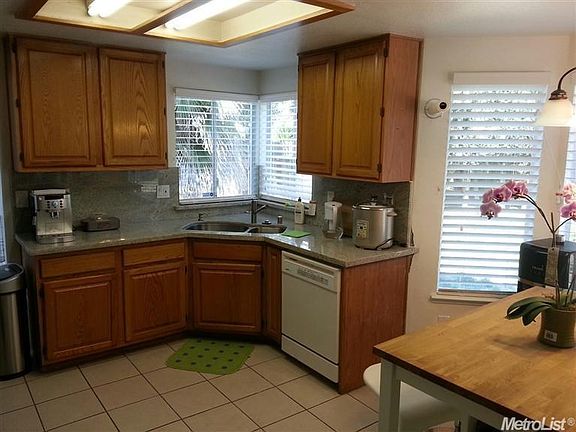 4th image of 6111 Jacinto Ave