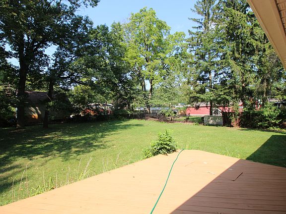 4th image of 15539 Fairfield St