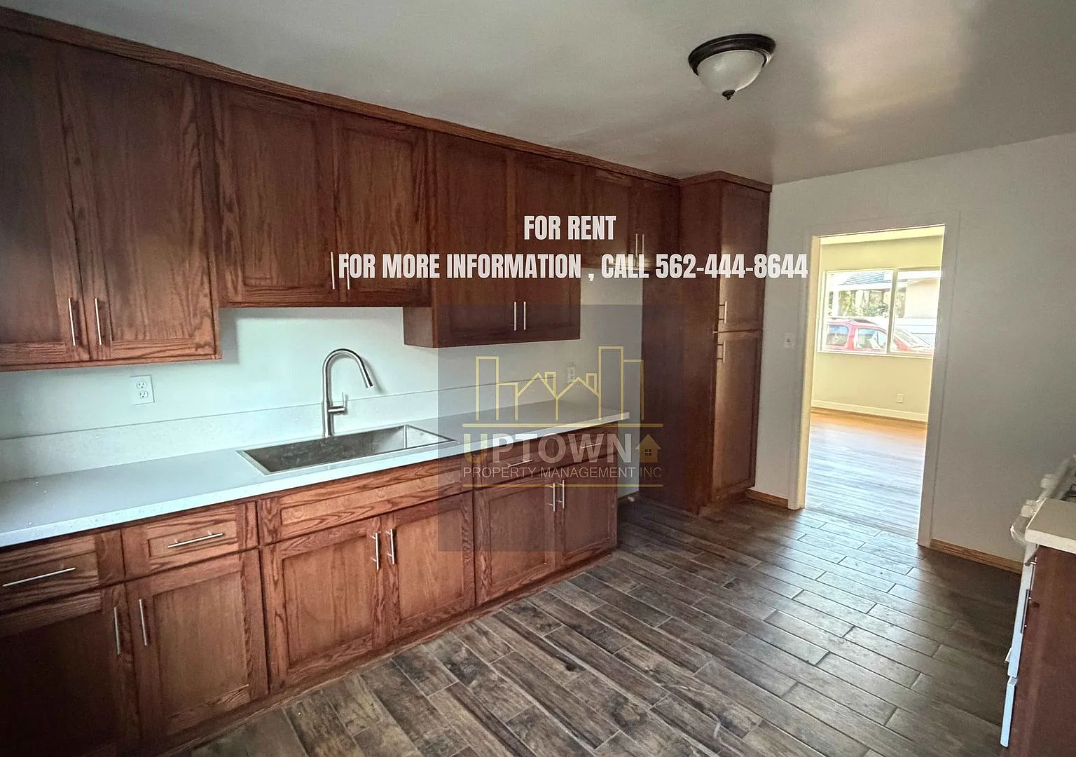 Apartment - 2 Bedrooms / 1 Bath - South Gate — Photo 1