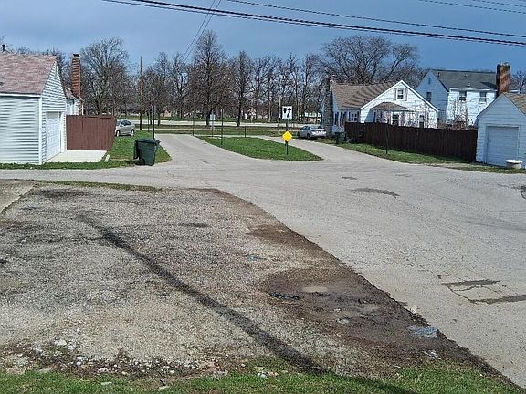5th image of 3276 Sullivant Ave