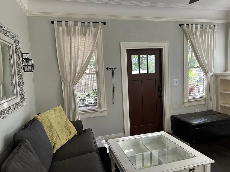 702 W Warren Ave — Photo 3
