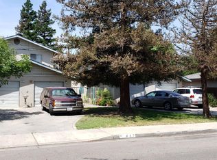 439 S 6th St, Kerman, CA 93630