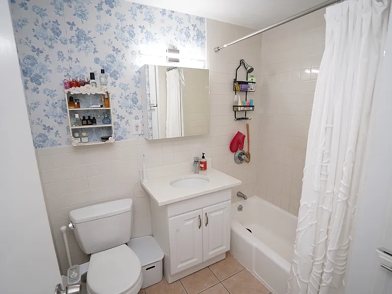 360 Market St #6 — Photo 8