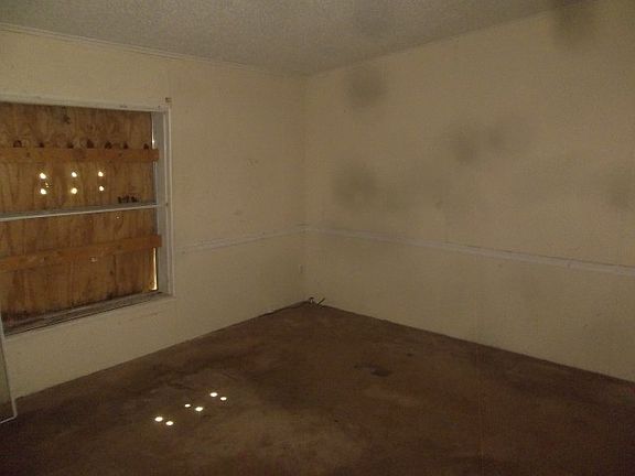 5th image of 3098 Hollywood Dr