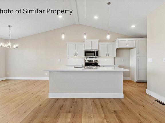 5th image of 410 16th Pl SW
