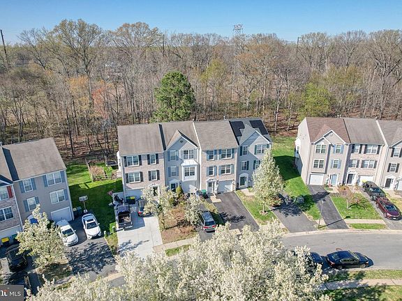 2nd image of 360 N Barrington Ct
