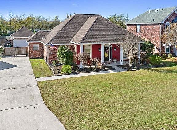 2nd image of 170 Oak Manor Ln