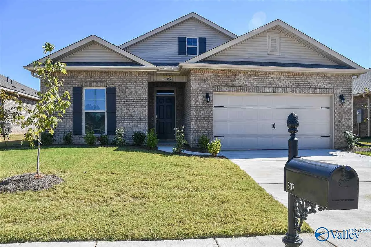 4 bed, 3.0 bath, 2139 sqft, $1,995 — Photo 1