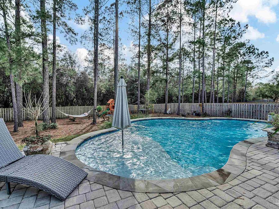 1st image of 144 Camellia Ct