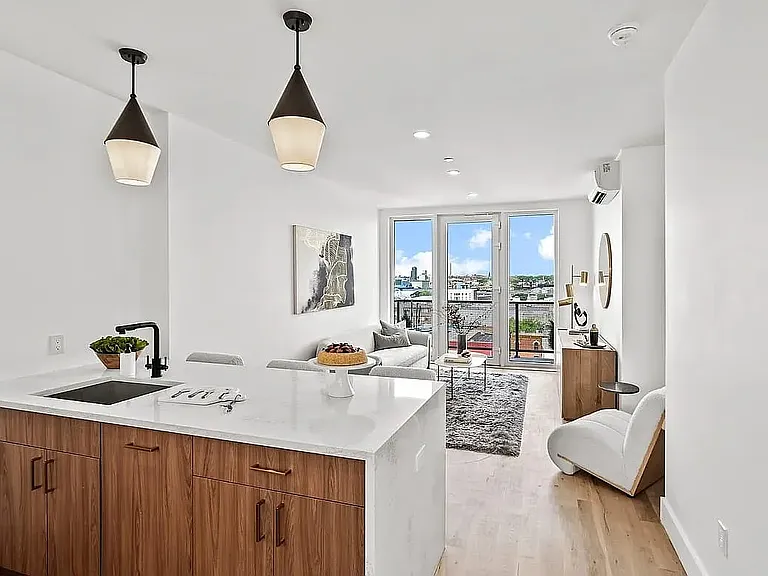 161 Meserole Ave #5D — Photo 2
