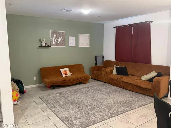 6562 N Silver Estates St, North Las Vegas, NV 89086
