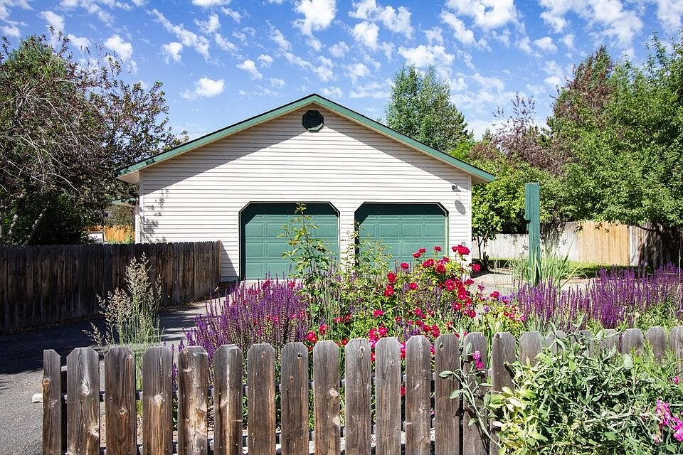 260 Tendoy St, Bellevue, ID 83313 MLS 24331608 Zillow