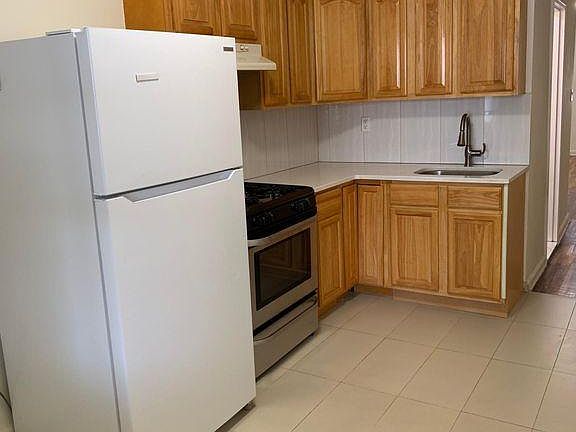 5th image of 2554 E 29th St #1