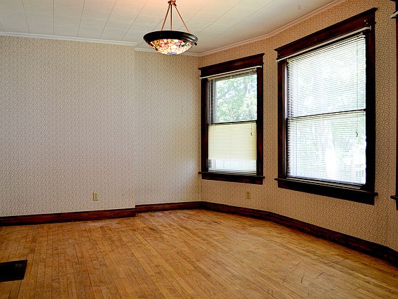 4th image of 3 Lincoln Ave
