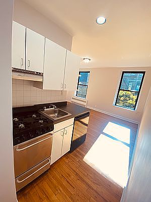 2nd image of 369 W 51st St APT 3A