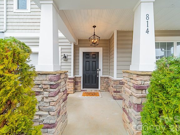 3rd image of 814 Braddock