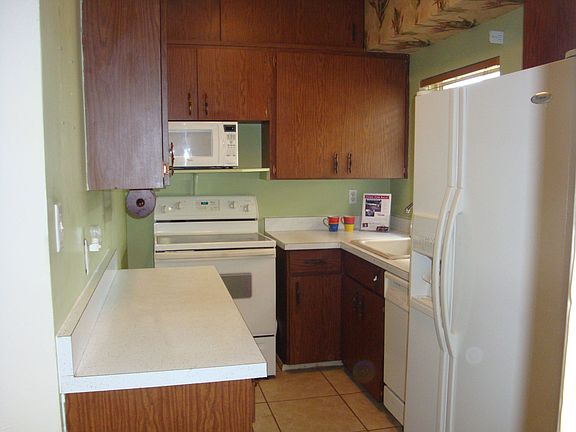 Kitchen with newer appliances
