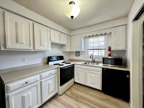 540 Granby Rd #98, South Hadley, MA 01075