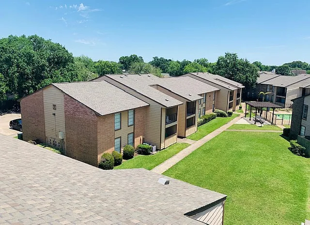 Carriage House Apartments