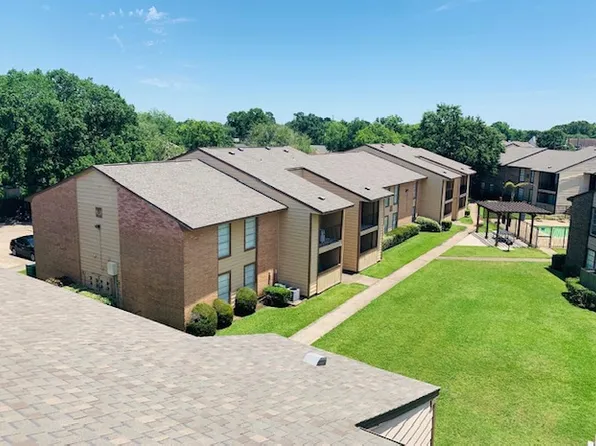 Carriage House Apartments