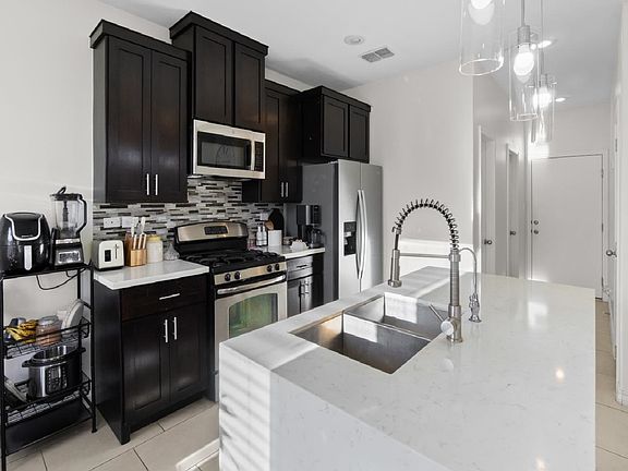 4th image of 7914 Elka Loop