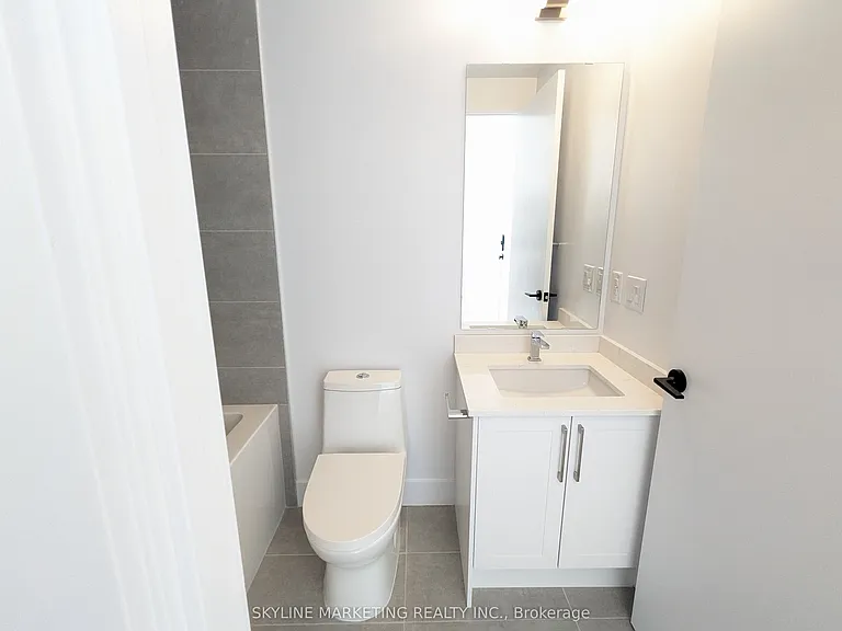2450 Old Bronte Rd #730 — Photo 5