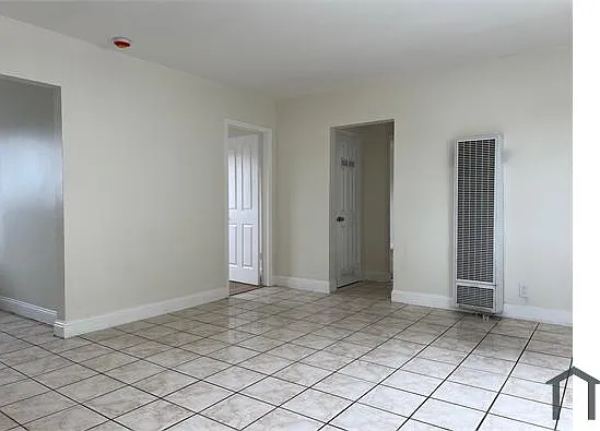 3 bed, 1000 sqft, $2,900 — Photo 2