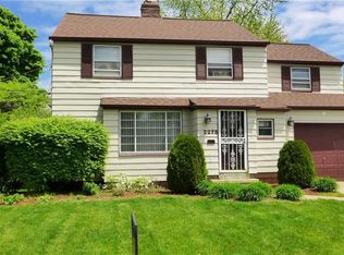 2275 N Taylor Rd, Cleveland Heights, OH 44112