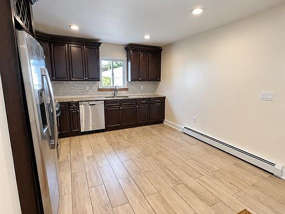 5th image of 25 Union Ave 27
