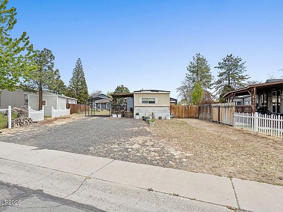 4th image of 17 Riley Cir