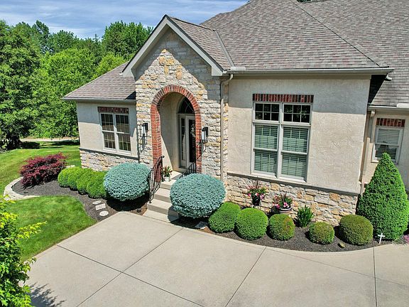 4th image of 5597 Piermont Ct