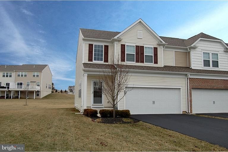 1st image of 250 Sills Ln